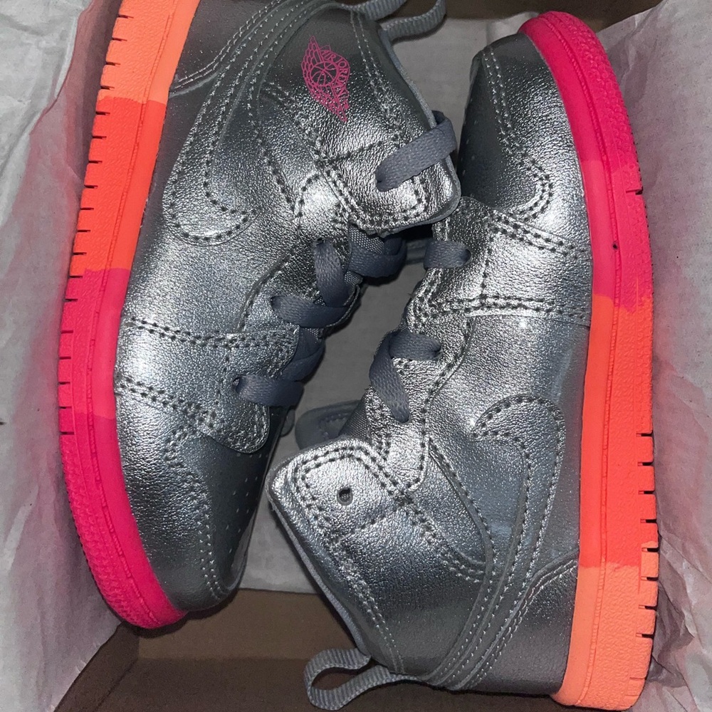 Toddler Jordan 1 Size 9